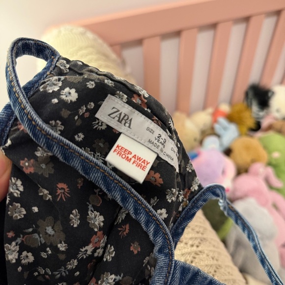 Zara Girls Denim Overalls – Size 2–3Y – Floral Lining, Button Front - Picture 3 of 5
